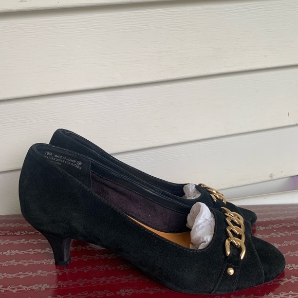 AEROSOLES Black Heels with Gold Detail - Picture 1 of 14